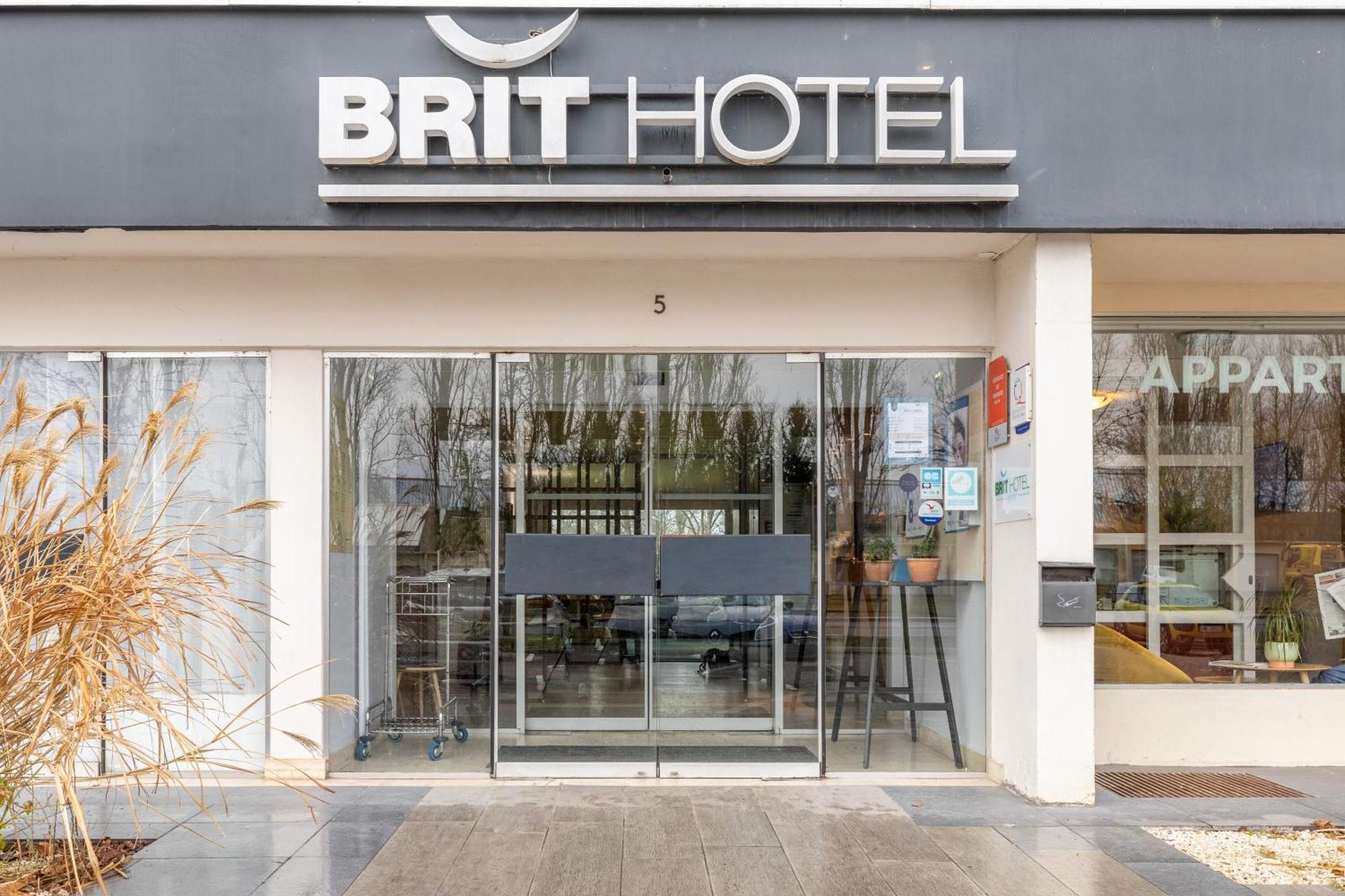 Brit Hotel Le Parc Vichy Бельрив-сюр-Алье Экстерьер фото