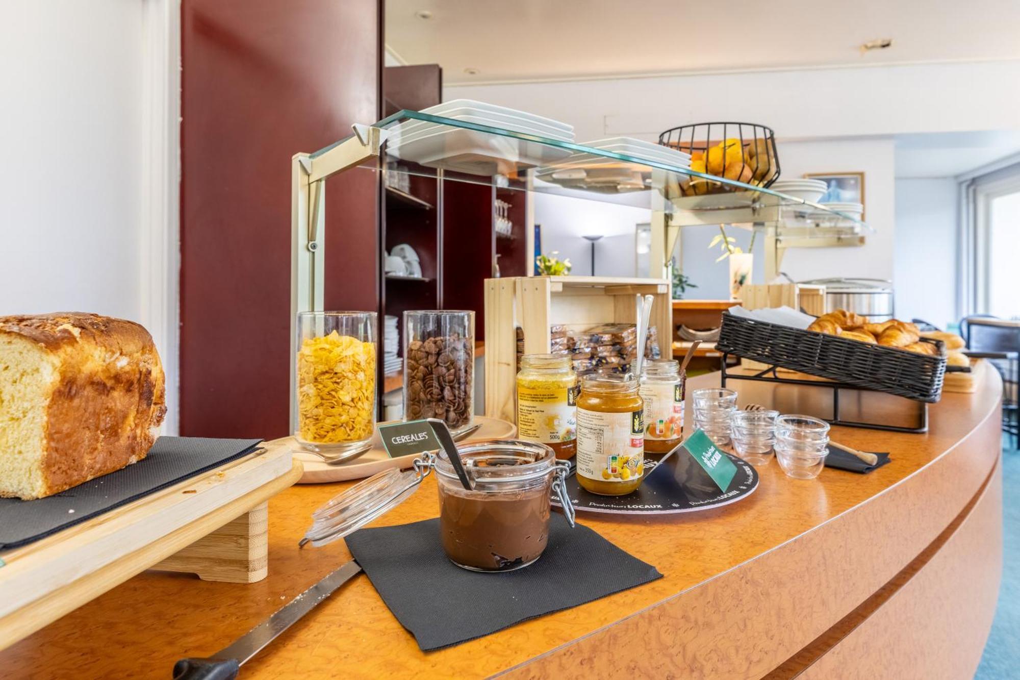 Brit Hotel Le Parc Vichy Бельрив-сюр-Алье Экстерьер фото